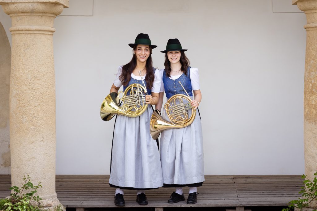 3 Horn