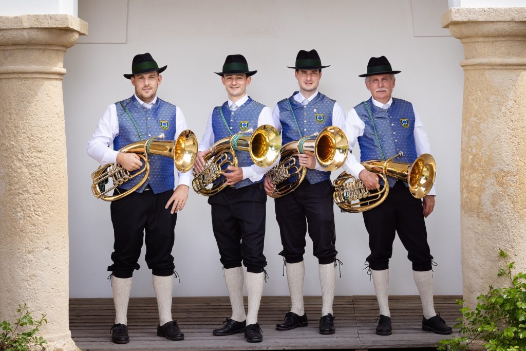 8 Tenorhorn