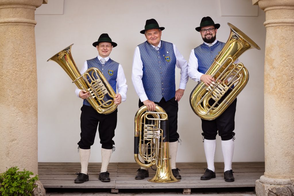 8 Tuba